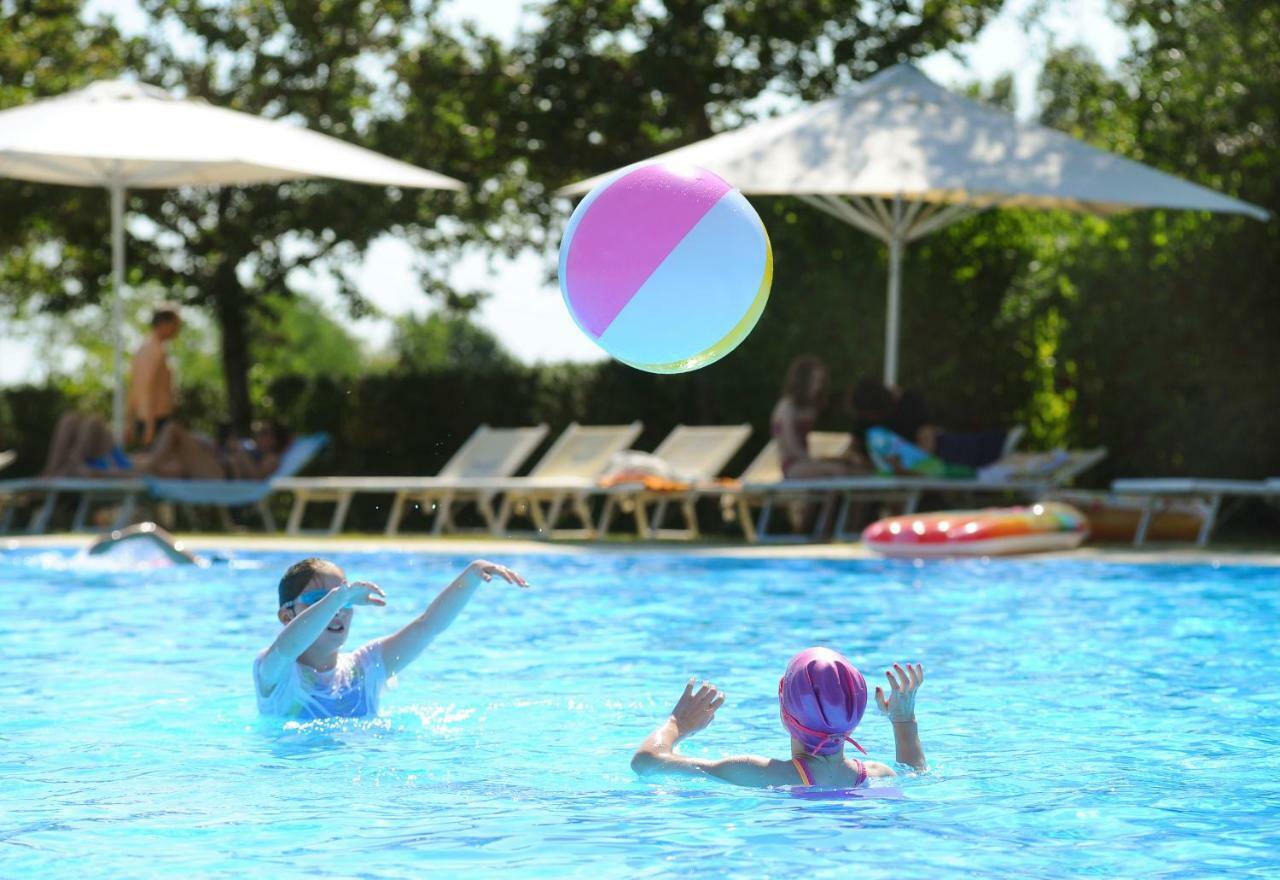 Parco Delle Piscine Hotel ซาร์เตอาโน ภายนอก รูปภาพ